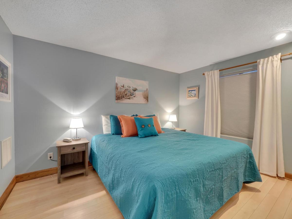 105 Edgewater Inn Charlevoix Extérieur photo